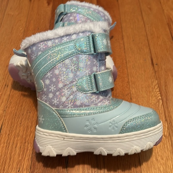 Disney Frozen II • light up winter boots with faux fur lining Size 9 - Picture 5 of 12